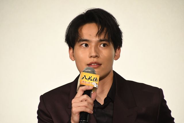 役所広司、『八犬伝』大ヒットスタートに感激！公開記念舞台あいさつ（15枚目）