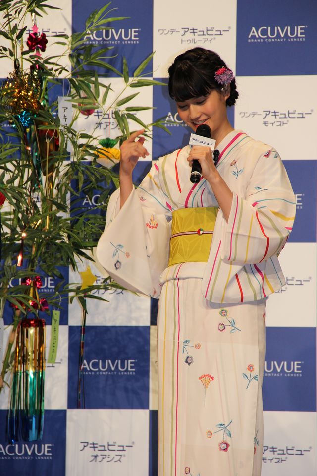 橋本愛出席！「『アキュビュー』夏応援イベント」フォトギャラリー（2枚目）