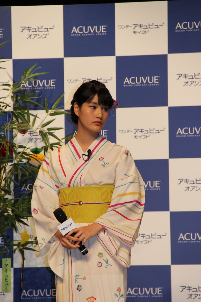 橋本愛出席！「『アキュビュー』夏応援イベント」フォトギャラリー（3枚目）