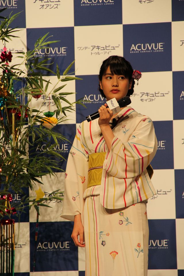 橋本愛出席！「『アキュビュー』夏応援イベント」フォトギャラリー（6枚目）
