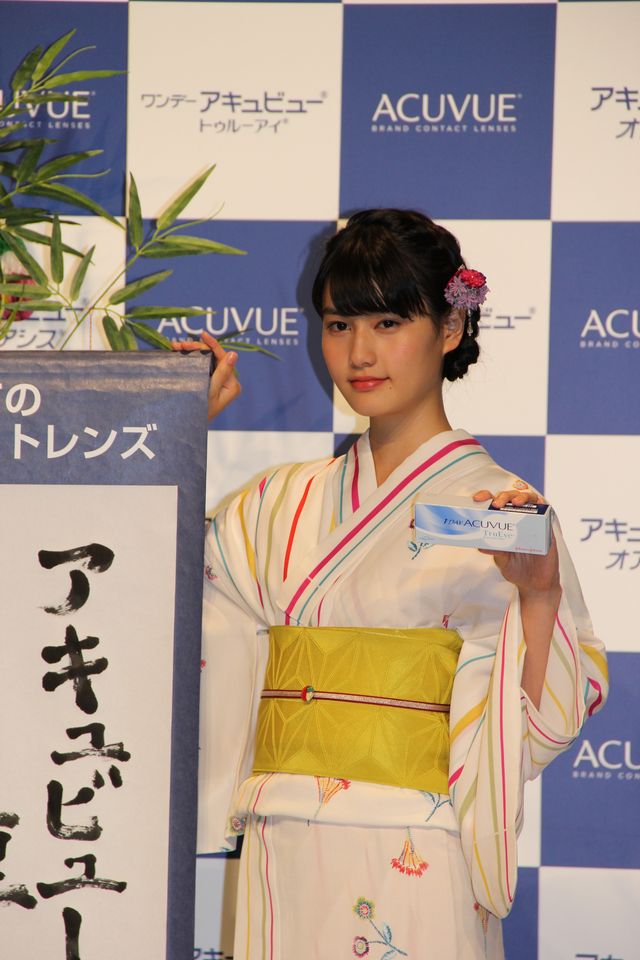 橋本愛出席！「『アキュビュー』夏応援イベント」フォトギャラリー（12枚目）