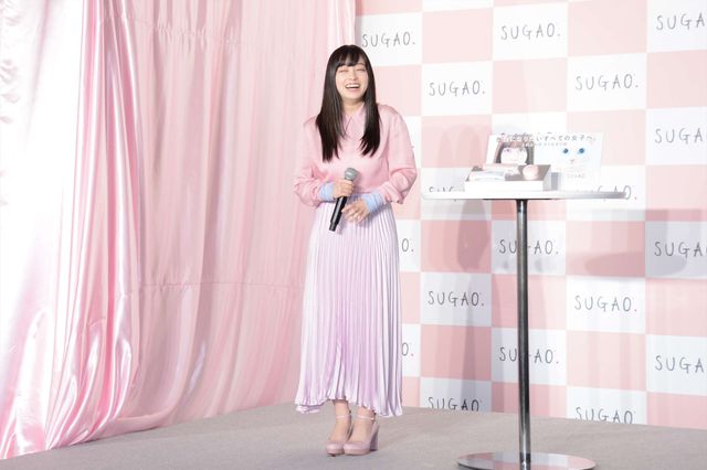 橋本環奈、ピンクの衣装がキュート！：フォトギャラリー