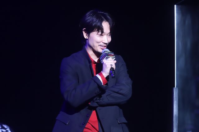 綾野剛、[Alexandros]の生ライブに笑顔！『ドクター・デスの遺産 -BLACK FILE-』プレミアイベント（6枚目）