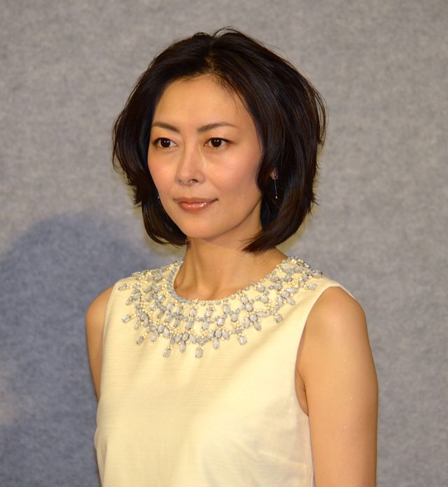 笑顔がまぶしい！ドラマ「プラトニック」中山美穂フォトギャラリー（7枚目）