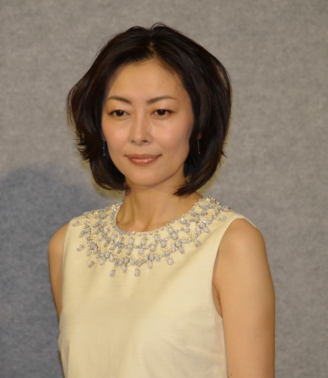 笑顔がまぶしい！ドラマ「プラトニック」中山美穂フォトギャラリー（8枚目）