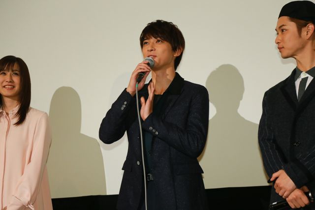 イケメン2人！吉沢亮＆千葉雄大に女性客「キャーーー！」『通学シリーズ　通学電車』初日舞台あいさつフォトギャラリー（8枚目）