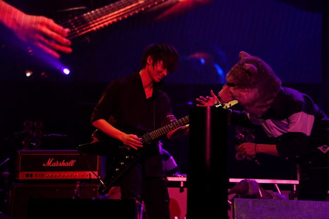 綾野剛がギターを手に！ま、まさか！マンウィズとスペシャルセッション【写真多数】（2枚目）