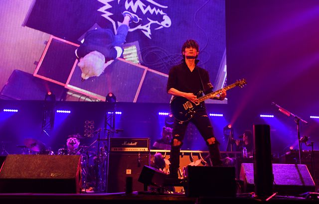 綾野剛がギターを手に！ま、まさか！マンウィズとスペシャルセッション【写真多数】（4枚目）