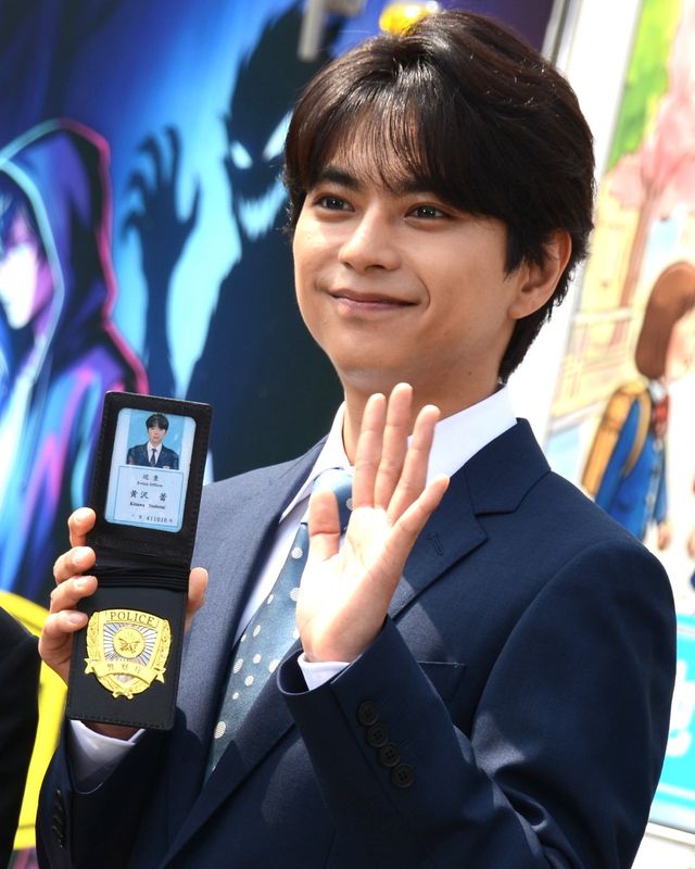 会見に登場した佐藤勝利