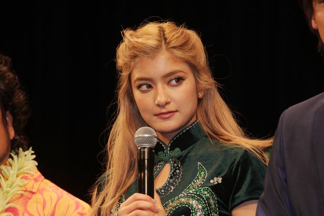 ローラと渡辺直美がセクシー対決？『映画ちびまる子ちゃん　イタリアから来た少年』舞台あいさつフォトギャラリー（4枚目）