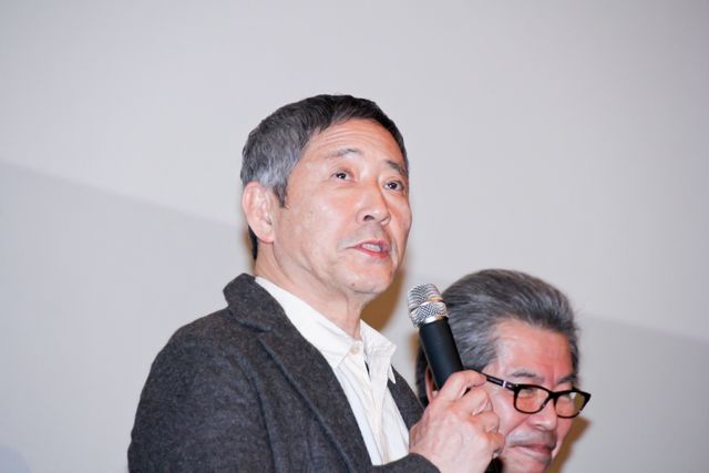 柴咲コウ、かわいい猫を抱っこ！『ねことじいちゃん』完成披露試写会（10枚目）