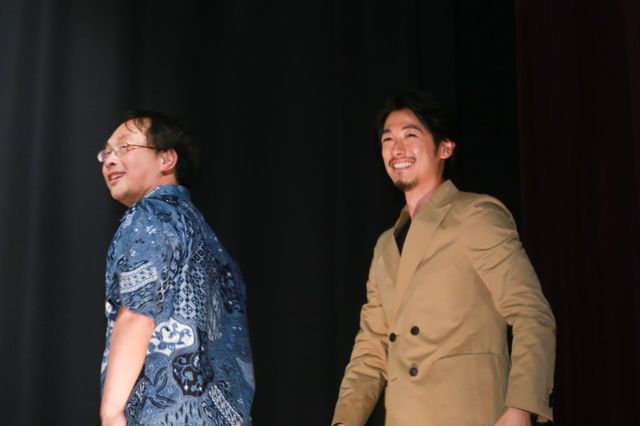 ディーン・フジオカ、さわやかな笑顔で登場！（4枚目）