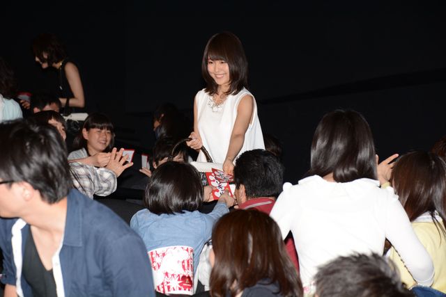 有村架純、ファンとの触れ合いに感激！　画像ギャラリー（10枚目）