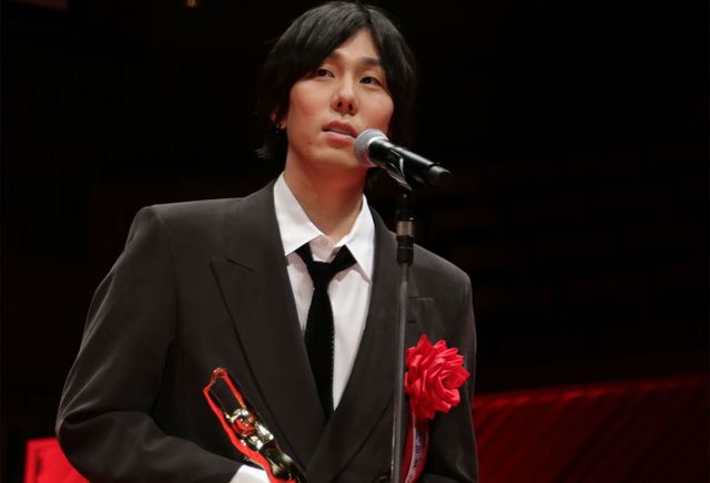 RADWIMPSとして「第74回毎日映画コンクール」音楽賞を受賞した野田洋次郎