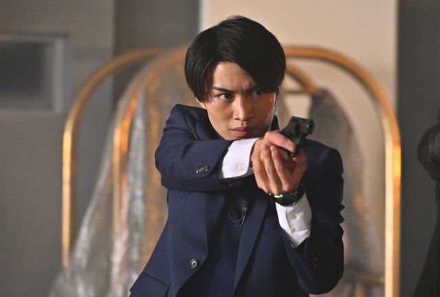 那須雄登（美 少年/ジャニーズJr.）が構える銃の先は…？「マイファミリー」最終回：フォトギャラリー