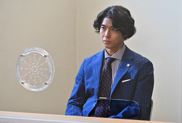 那須雄登（美 少年/ジャニーズJr.）が構える銃の先は…？「マイファミリー」最終回（2枚目）