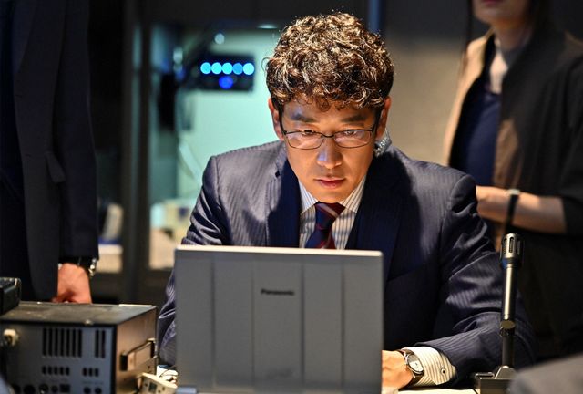 那須雄登（美 少年/ジャニーズJr.）が構える銃の先は…？「マイファミリー」最終回（5枚目）