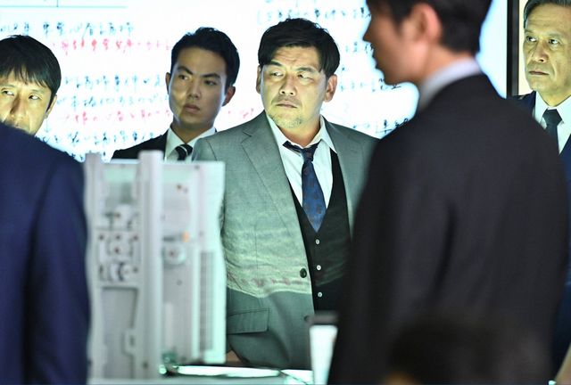 那須雄登（美 少年/ジャニーズJr.）が構える銃の先は…？「マイファミリー」最終回（7枚目）