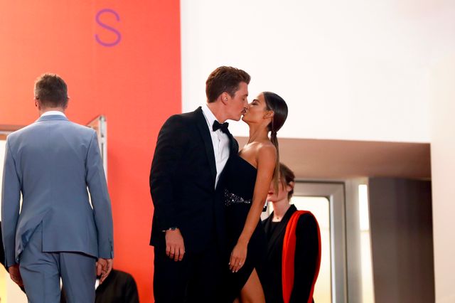 キス連発！マイルズ・テラー＆妻ケリー・スペリーのアツアツぶり（6枚目）