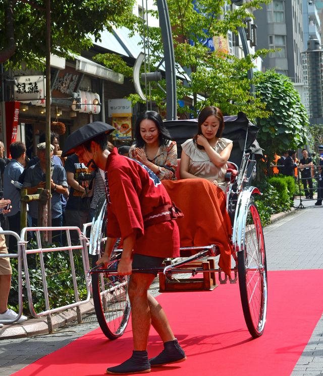 人力車で登場！フォトギャラリー（2枚目）