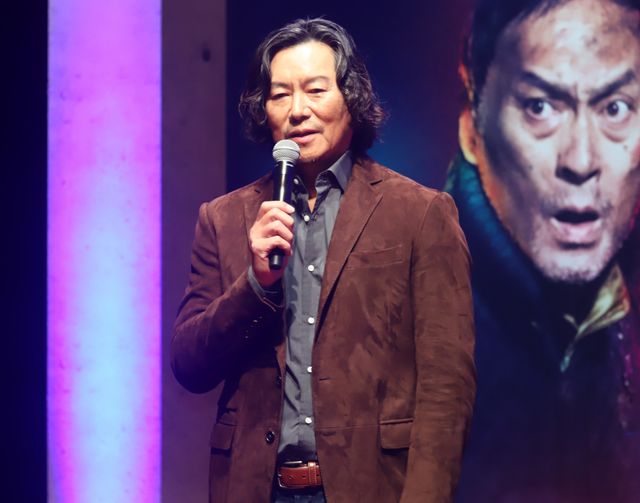 渡辺謙＆豊川悦司で名作「逃亡者」をリメイク！制作発表記者会見（3枚目）