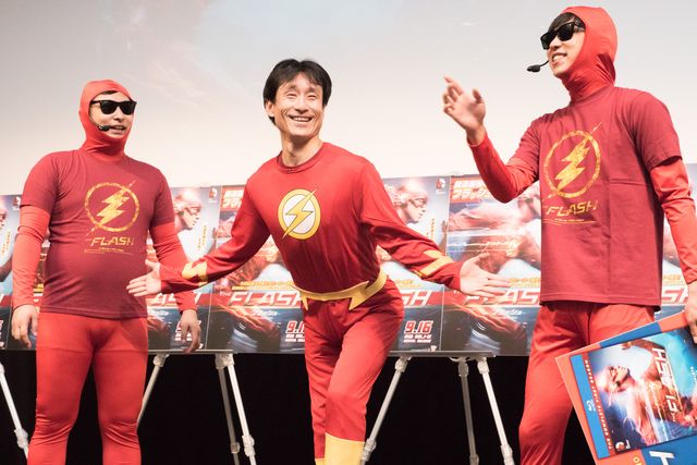 アメコミ大好きなだぎ武、後輩8.6秒バズーカーに突っ込まれる！「THE FLASH／フラッシュ」日本上陸イベントフォトギャラリー：フォトギャラリー