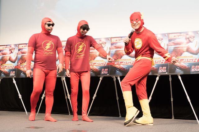 アメコミ大好きなだぎ武、後輩8.6秒バズーカーに突っ込まれる！「THE FLASH／フラッシュ」日本上陸イベントフォトギャラリー（5枚目）