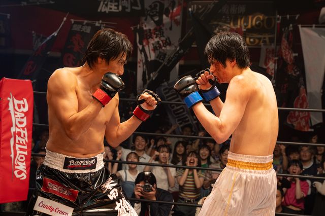 伊勢谷友介、バキバキの肉体披露　鈴鹿央士主演、Netflix「喧嘩独学」決戦ボクシングシーン先行カット（4枚目）