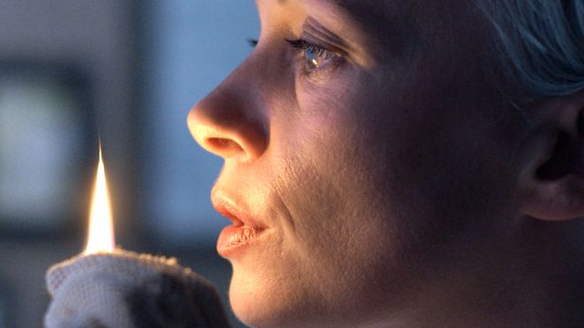 『視える』より