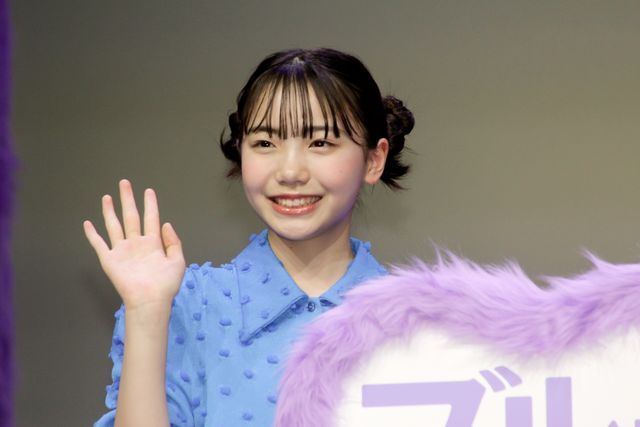 宮田俊哉＆稲垣来泉、もふもふソファで記念撮影！『ブルー　きみは大丈夫』吹き替え版完成記念イベント（6枚目）