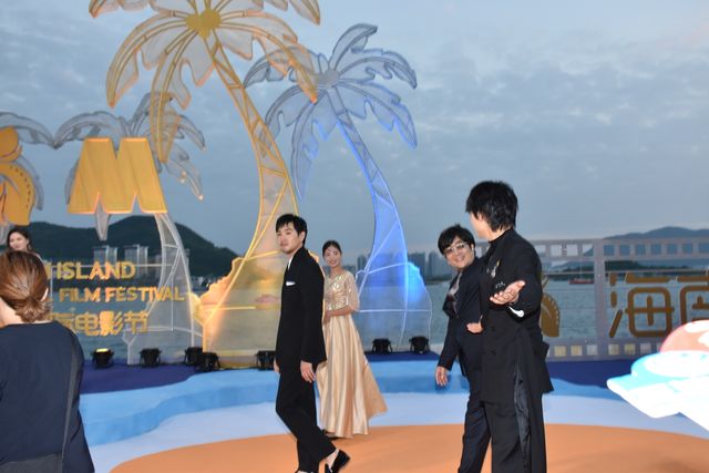 綾野剛×松田龍平×大友啓史監督、熱狂のレッドカーペットへ【第2回海南島国際映画祭】（3枚目）