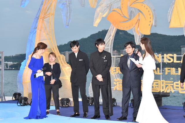 綾野剛×松田龍平×大友啓史監督、熱狂のレッドカーペットへ【第2回海南島国際映画祭】（4枚目）