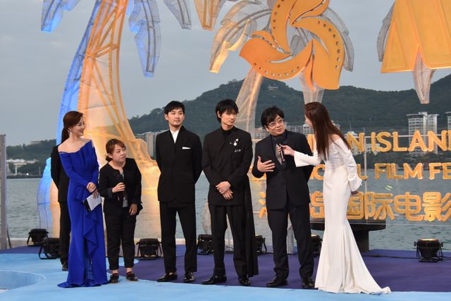 綾野剛×松田龍平×大友啓史監督、熱狂のレッドカーペットへ【第2回海南島国際映画祭】（11枚目）