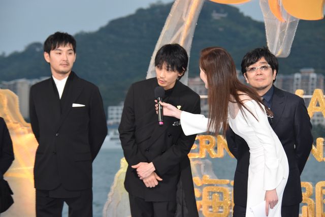 綾野剛×松田龍平×大友啓史監督、熱狂のレッドカーペットへ【第2回海南島国際映画祭】（14枚目）