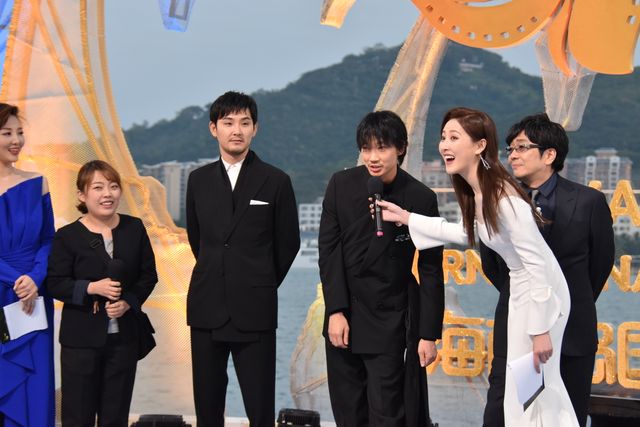 綾野剛×松田龍平×大友啓史監督、熱狂のレッドカーペットへ【第2回海南島国際映画祭】（15枚目）