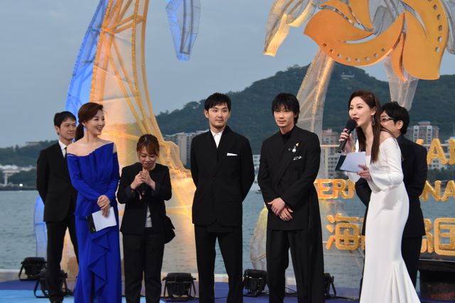 綾野剛×松田龍平×大友啓史監督、熱狂のレッドカーペットへ【第2回海南島国際映画祭】（16枚目）
