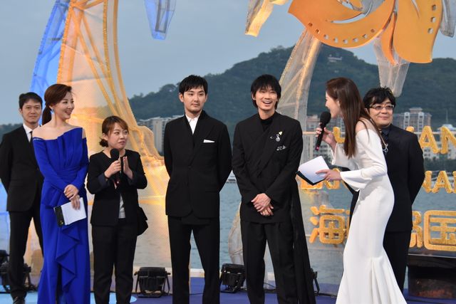 綾野剛×松田龍平×大友啓史監督、熱狂のレッドカーペットへ【第2回海南島国際映画祭】（17枚目）
