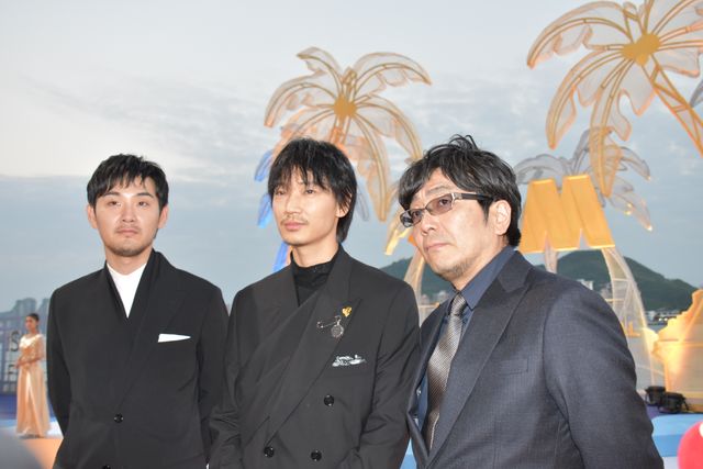 綾野剛×松田龍平×大友啓史監督、熱狂のレッドカーペットへ【第2回海南島国際映画祭】（24枚目）