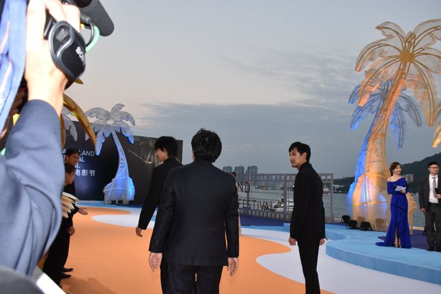 綾野剛×松田龍平×大友啓史監督、熱狂のレッドカーペットへ【第2回海南島国際映画祭】（26枚目）
