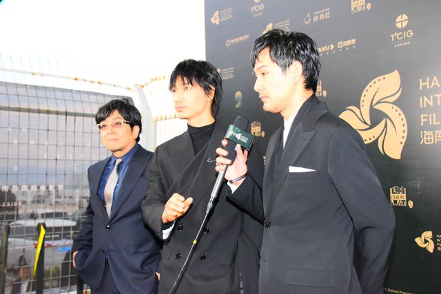 綾野剛×松田龍平×大友啓史監督、熱狂のレッドカーペットへ【第2回海南島国際映画祭】（30枚目）