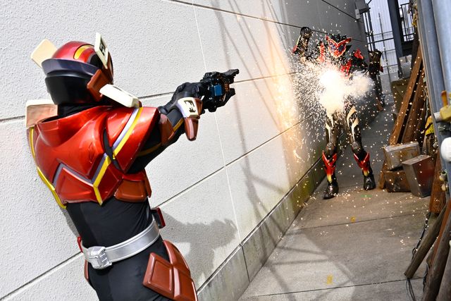 体の変調に悩まされる絆斗…「仮面ライダーガヴ」第25話場面カット（4枚目）