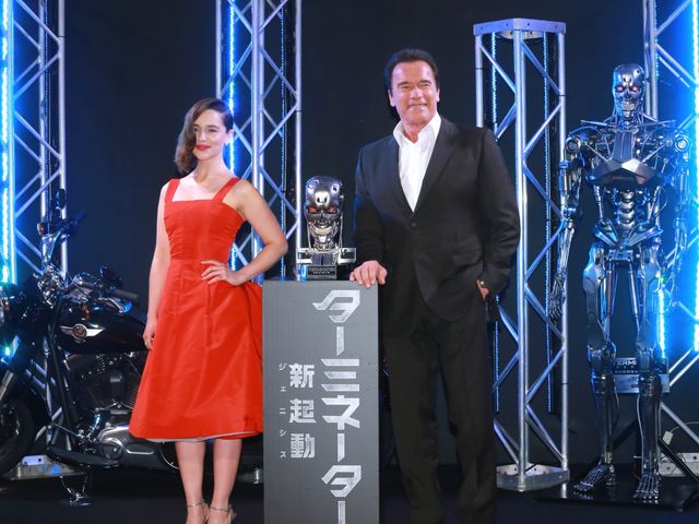 シュワちゃん、西内まりやに突然のキス！フォトギャラリー（44枚目）