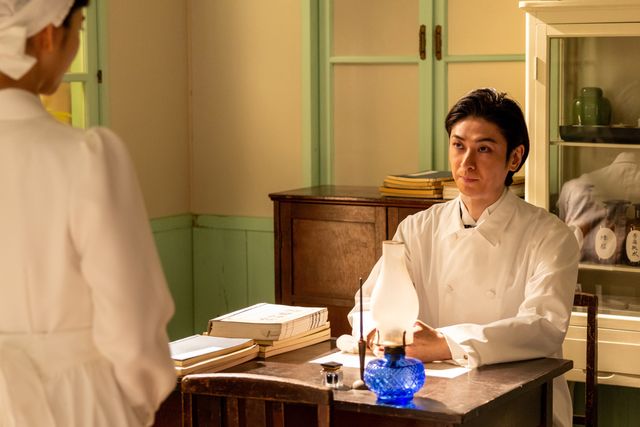 【画像10枚】朝ドラ「風、薫る」直美（上坂樹里）は小川（甲斐翔真）に呼び止められて…第65回場面写真（7枚目）