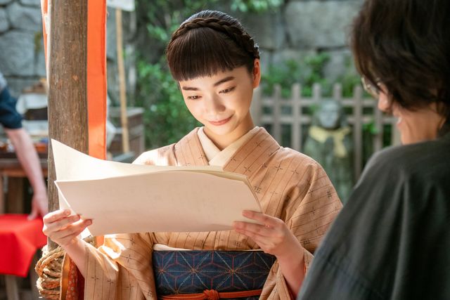 【画像10枚】朝ドラ「風、薫る」直美（上坂樹里）は小川（甲斐翔真）に呼び止められて…第65回場面写真（10枚目）
