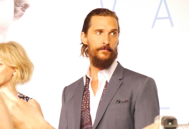 マシュー・マコノヒーがサイン攻め!『The Sea of Trees』カンヌ公式会見フォトギャラリー:フォトギャラリー