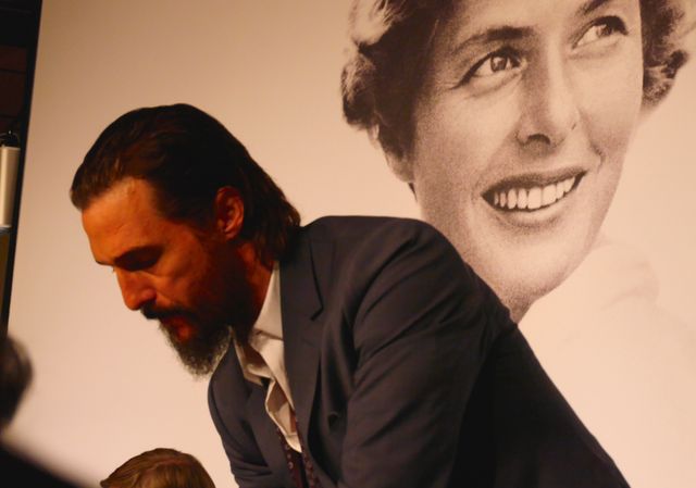 マシュー・マコノヒーがサイン攻め！『The Sea of Trees』カンヌ公式会見フォトギャラリー（14枚目）