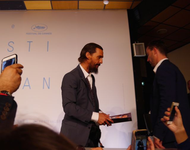 マシュー・マコノヒーがサイン攻め！『The Sea of Trees』カンヌ公式会見フォトギャラリー（21枚目）