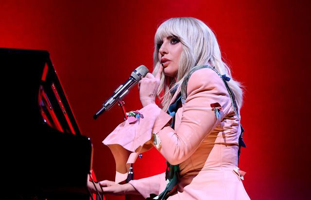 レディー・ガガ、足元どうなってるの!? プレミア＆会見（8枚目）