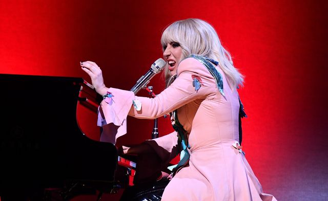 レディー・ガガ、足元どうなってるの!? プレミア＆会見（9枚目）