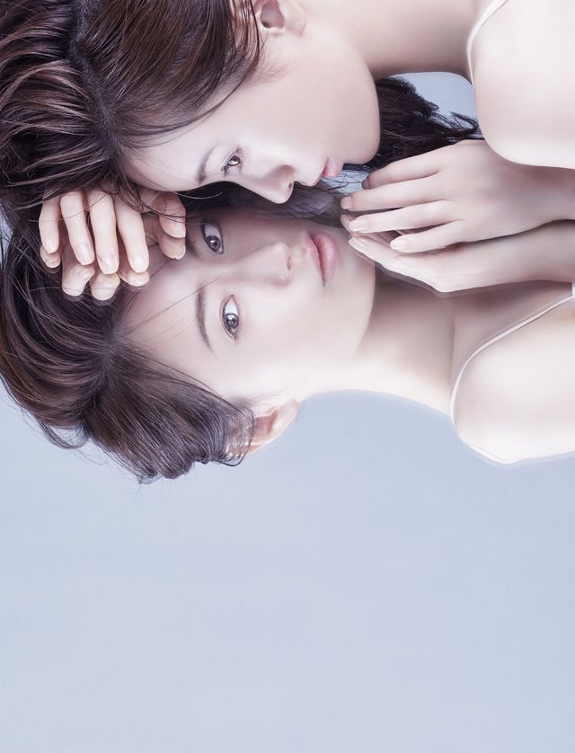 松本まりか、大人の魅力…！「WOWOWオリジナルドラマ　向こうの果て」OFFICIAL BOOK（2枚目）